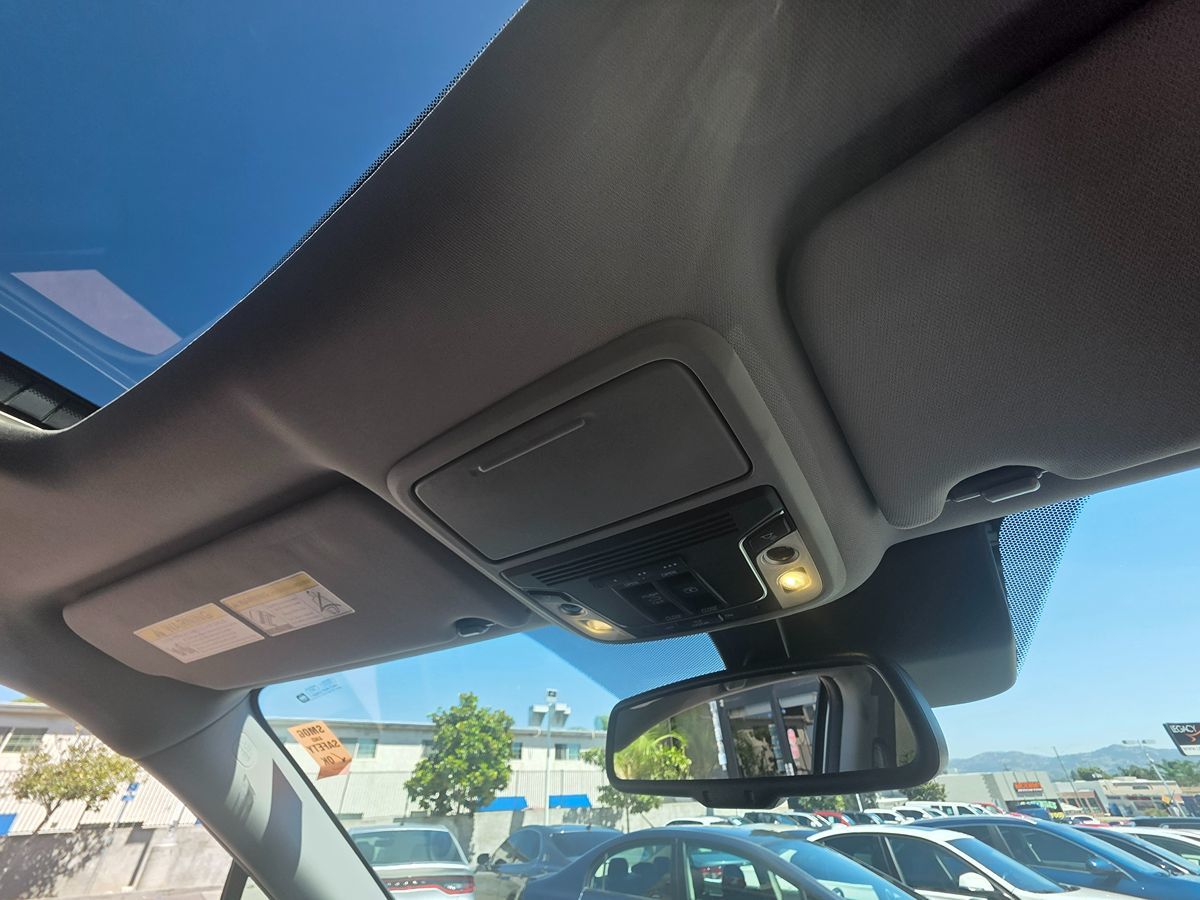 2017 Honda Pilot Elite photo 21