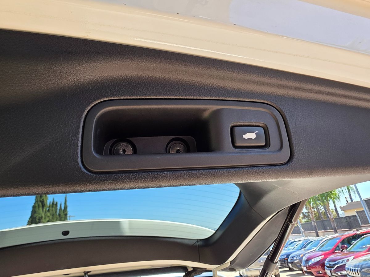 2017 Honda Pilot Elite photo 23