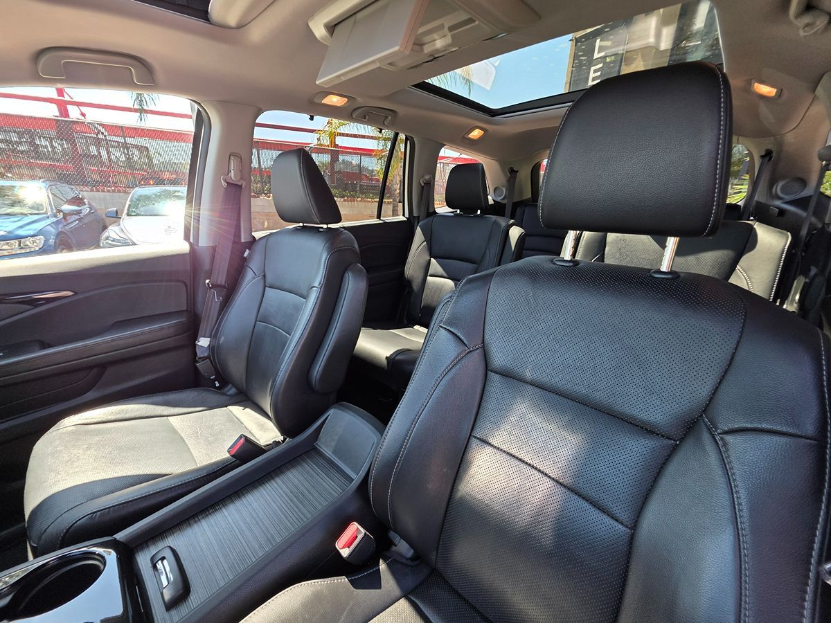 2017 Honda Pilot Elite photo 27
