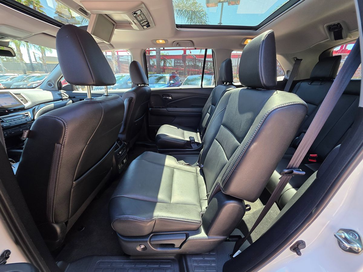 2017 Honda Pilot Elite photo 30