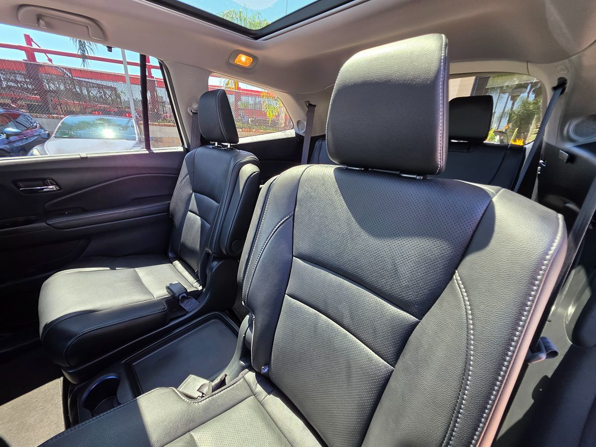 2017 Honda Pilot Elite photo 31