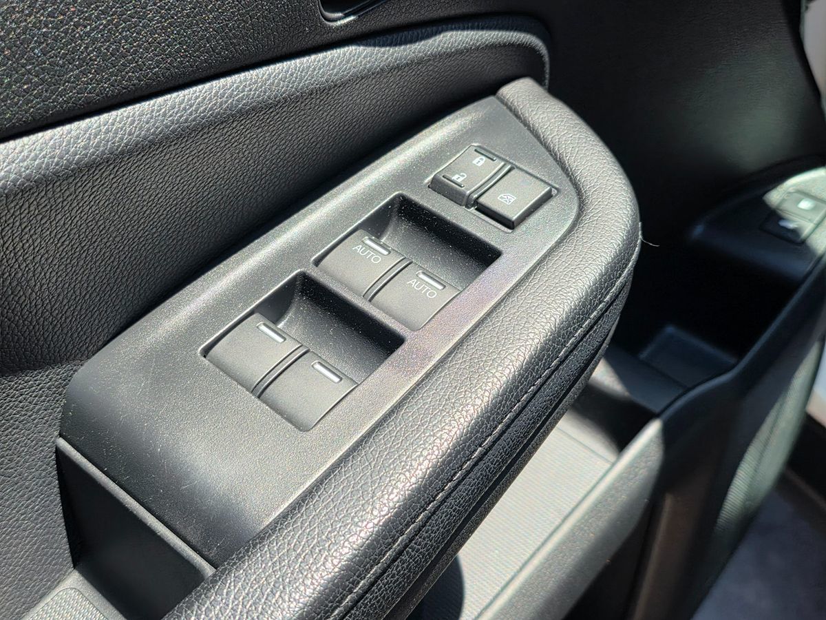 2017 Honda Pilot Elite photo 37