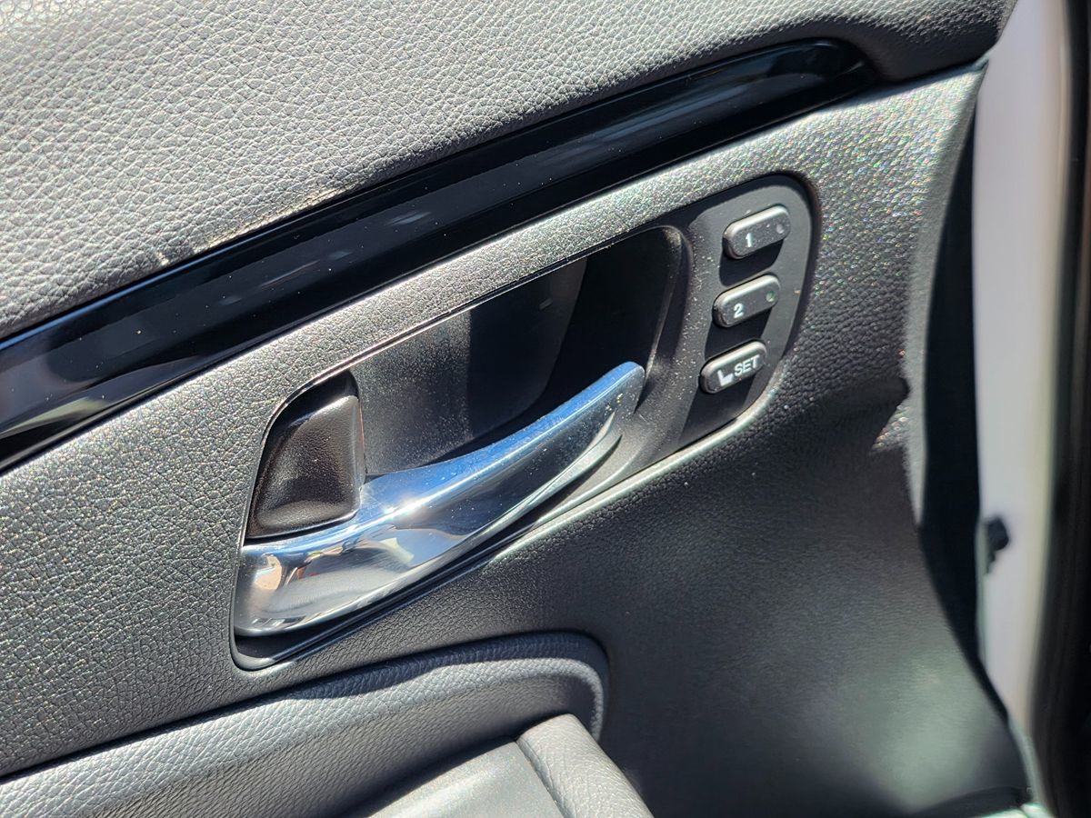 2017 Honda Pilot Elite photo 38