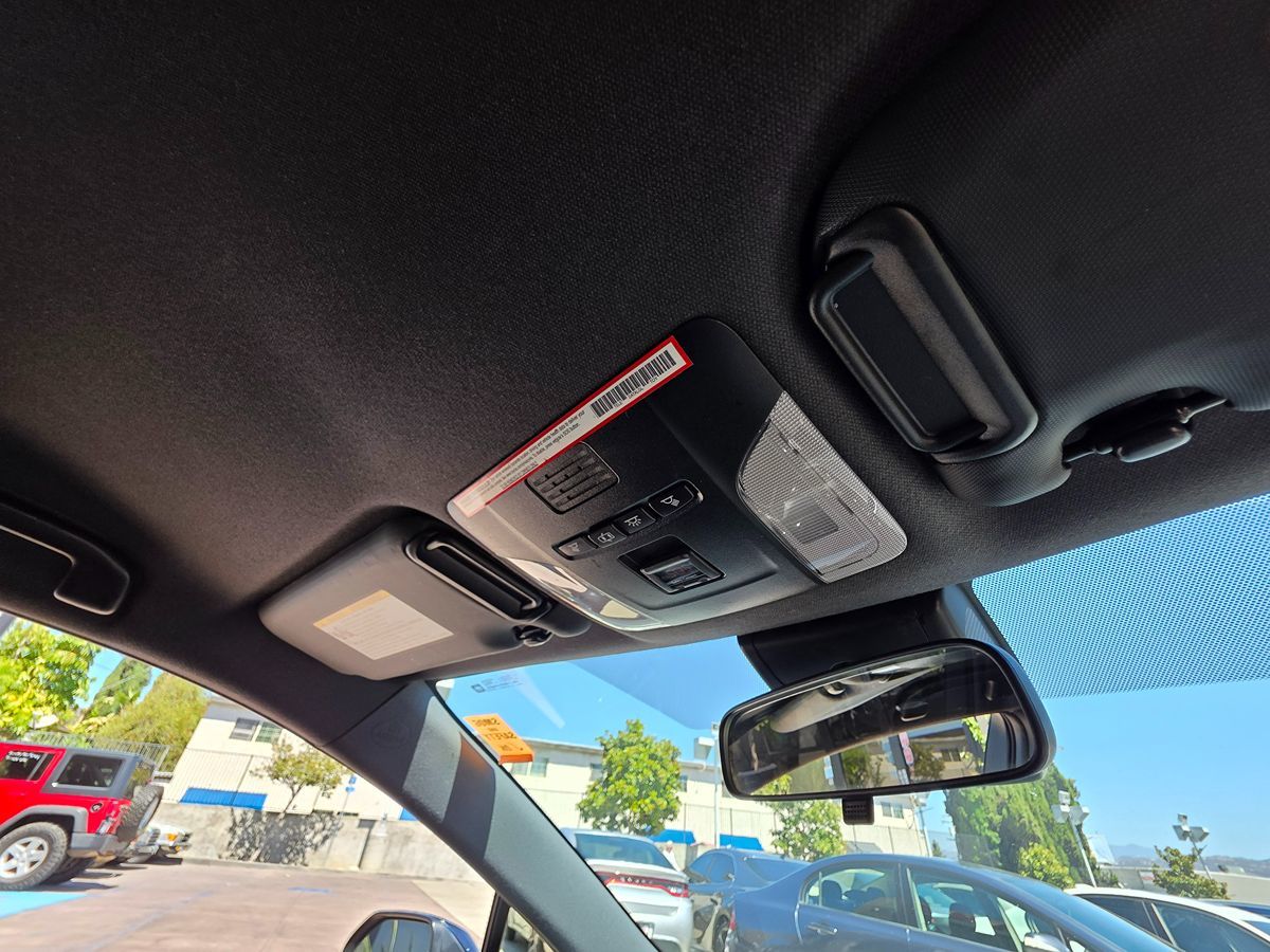 2019 Toyota Corolla SE photo 19