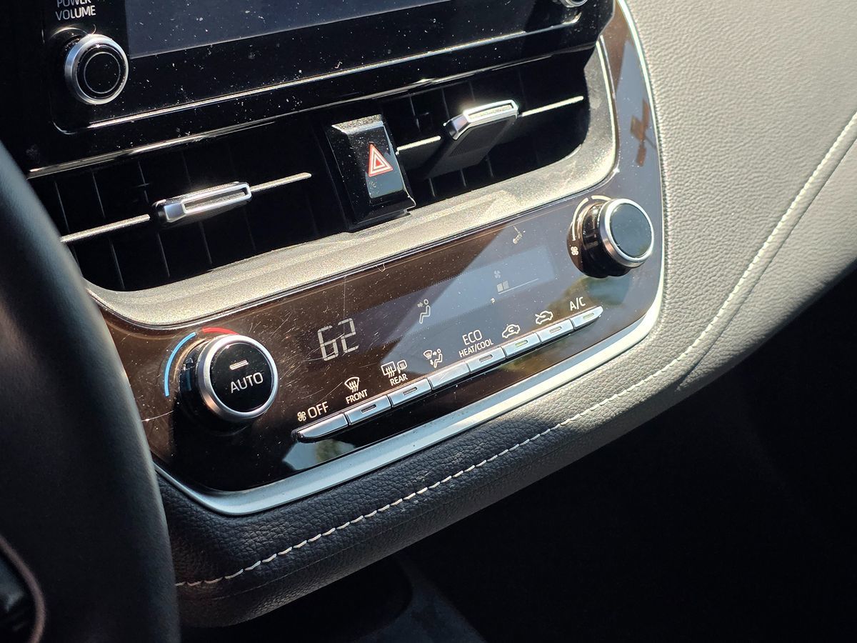 2019 Toyota Corolla SE photo 33