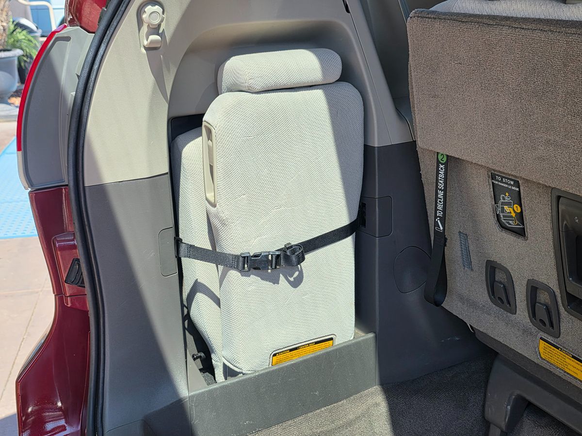 2012 Toyota Sienna LE photo 20