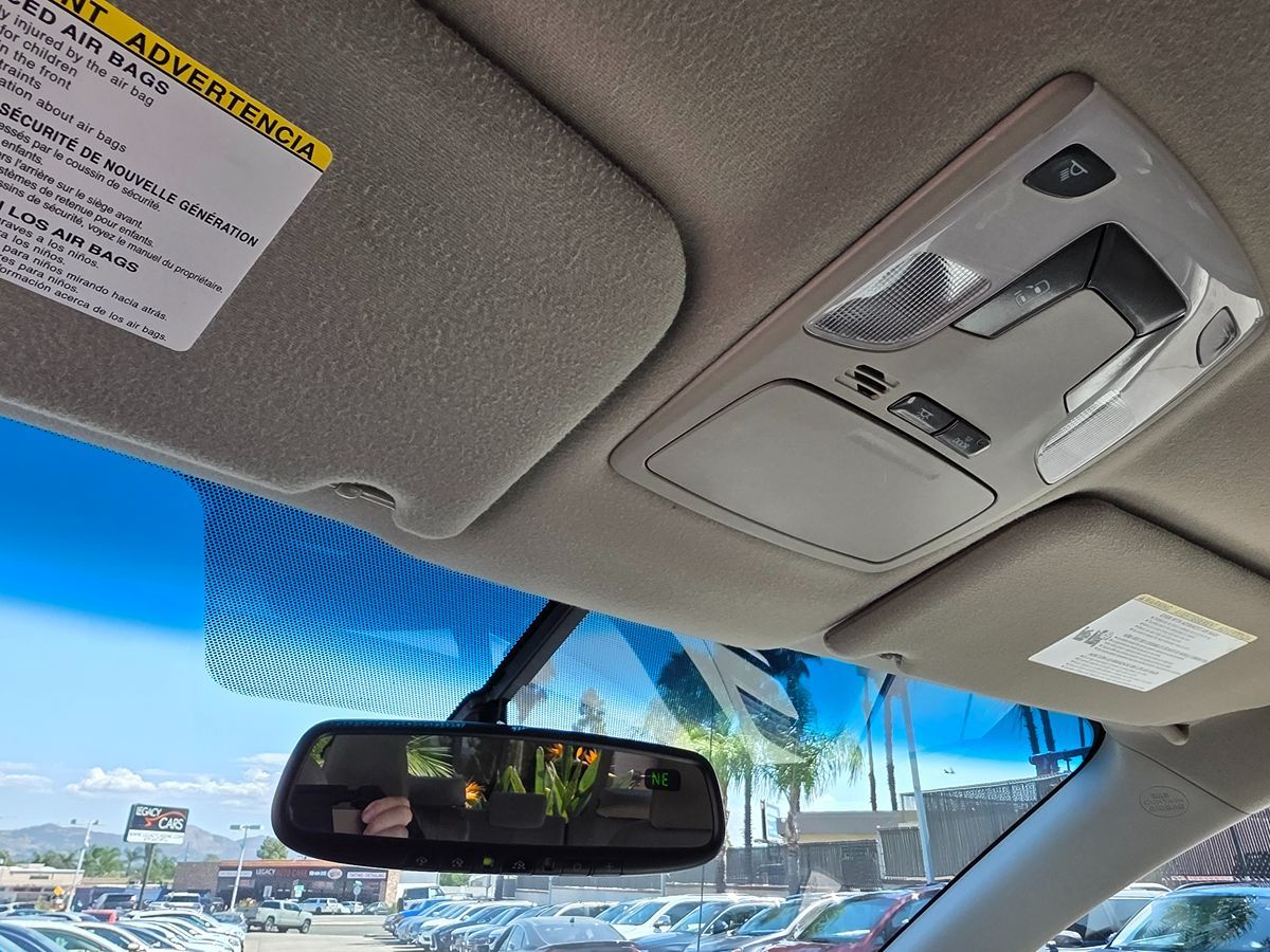 2012 Toyota Sienna LE photo 44