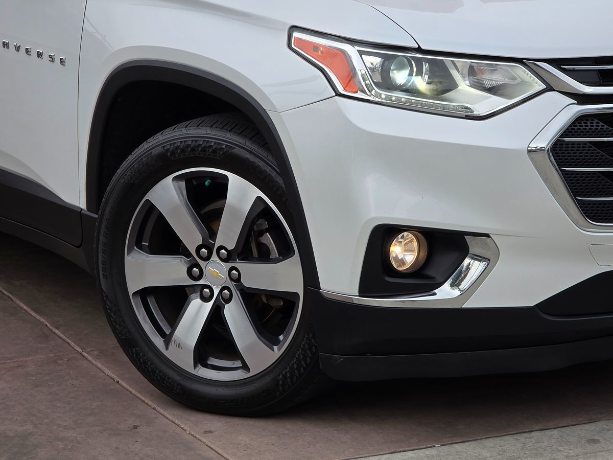 2019 Chevrolet Traverse Leather photo 2