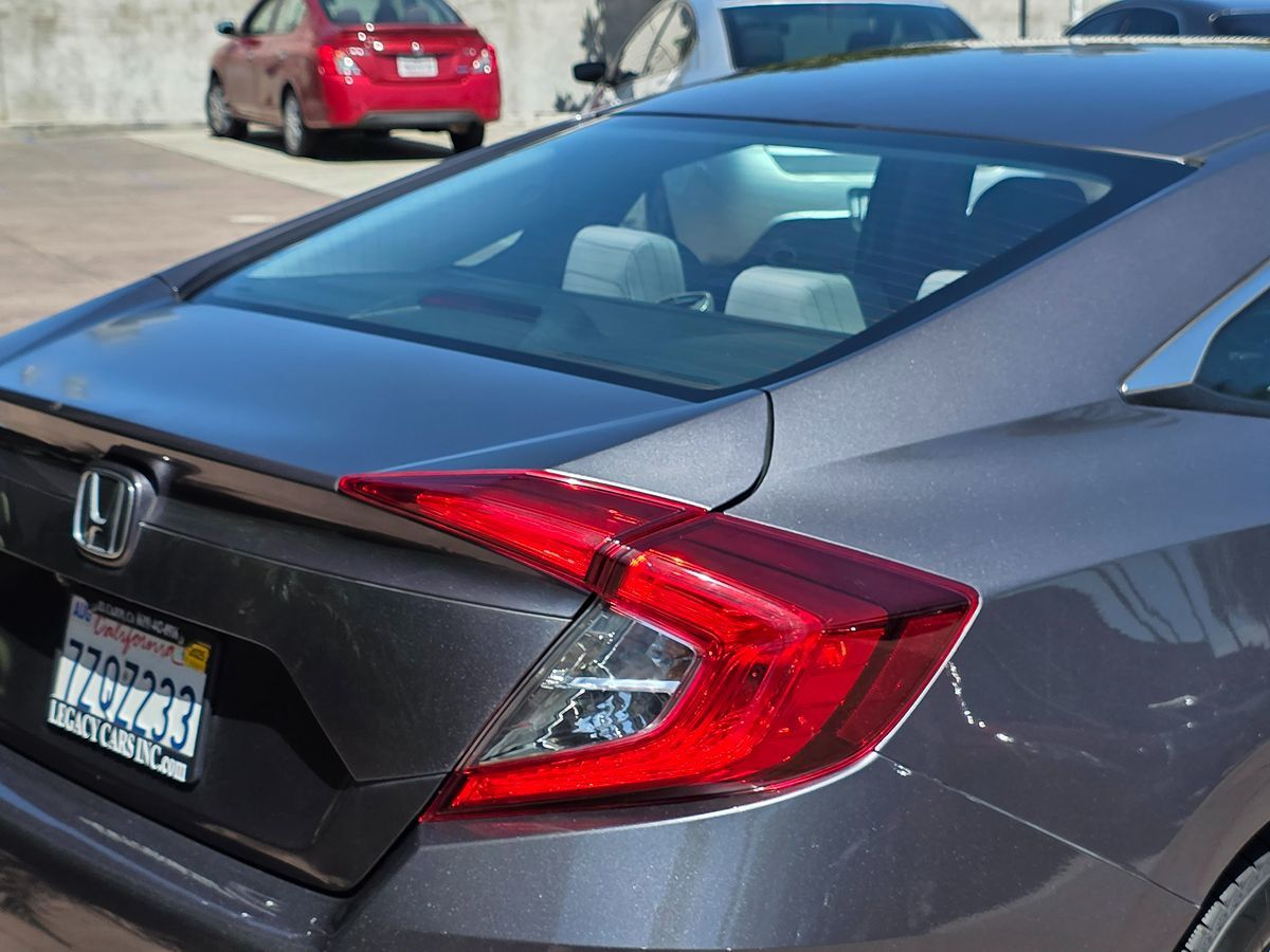 2017 Honda Civic LX photo 9