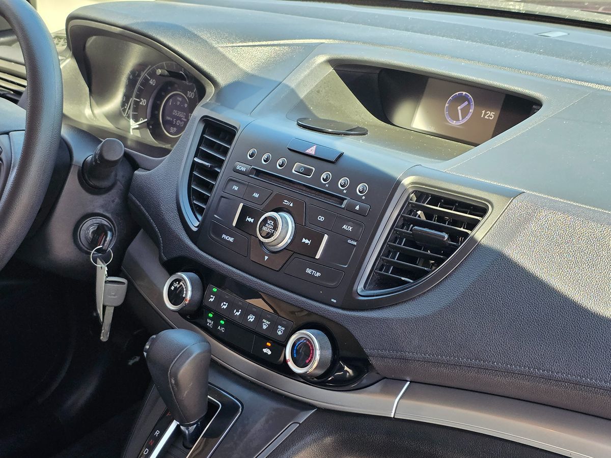 2015 Honda CR-V LX photo 16