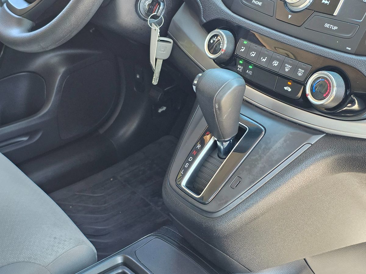 2015 Honda CR-V LX photo 17