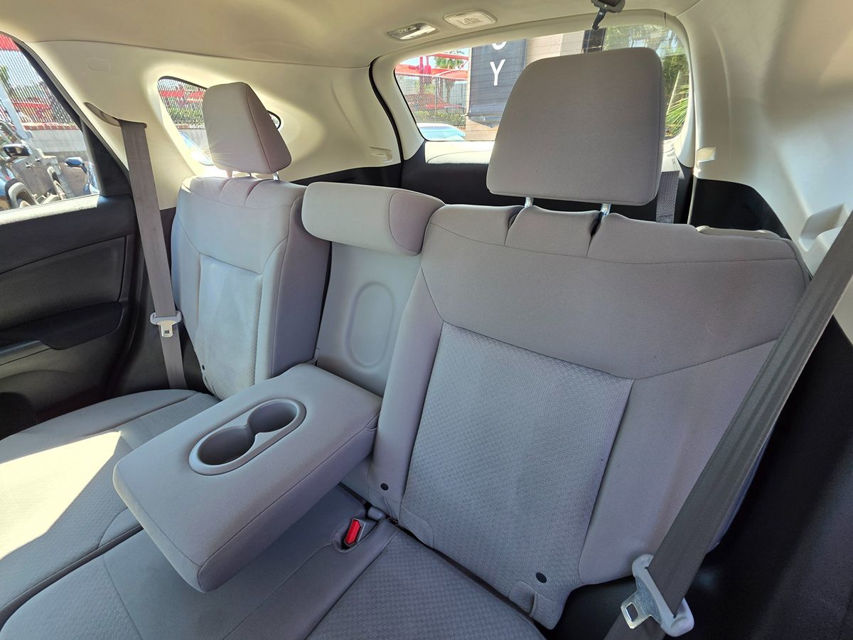 2015 Honda CR-V LX photo 27