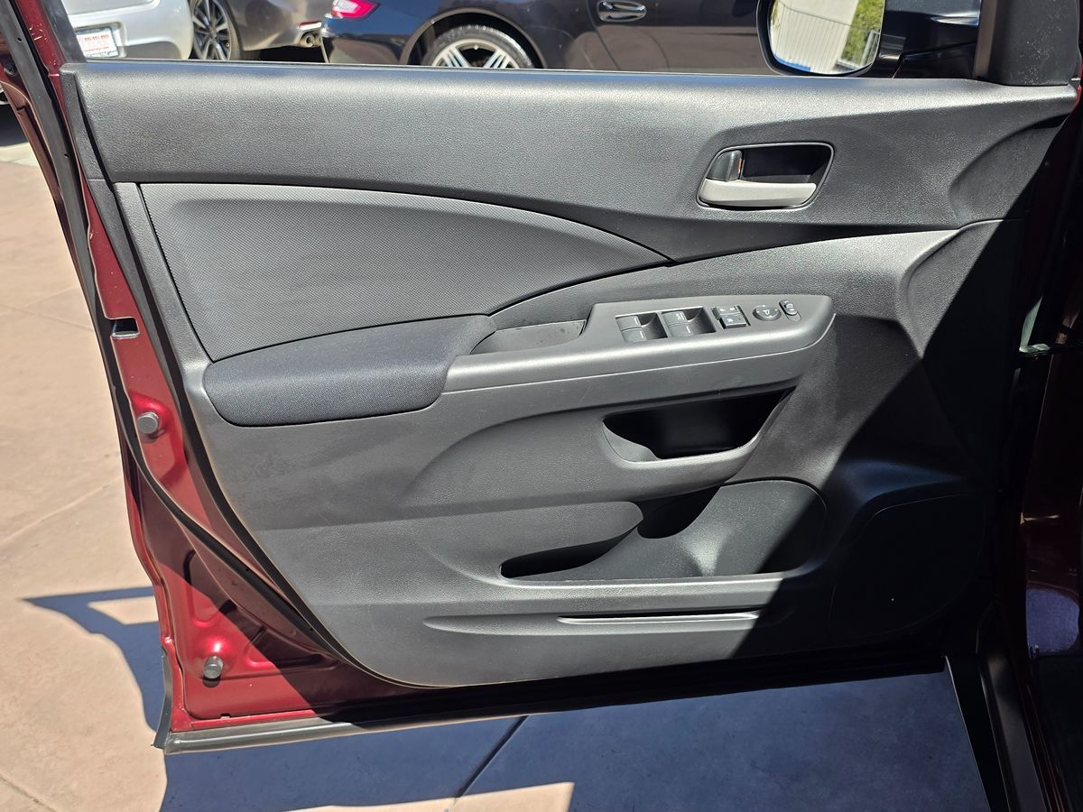 2015 Honda CR-V LX photo 30
