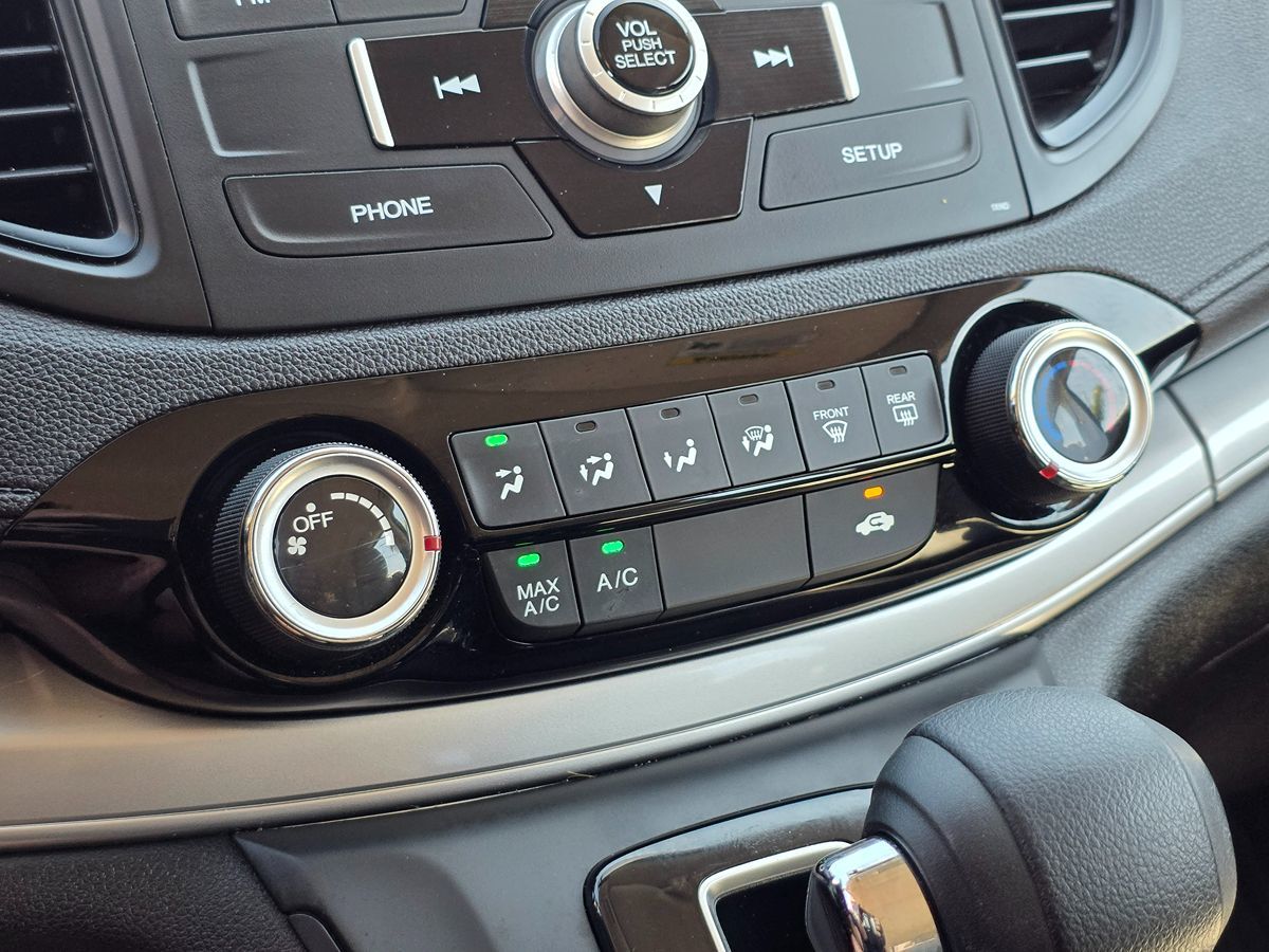 2015 Honda CR-V LX photo 39