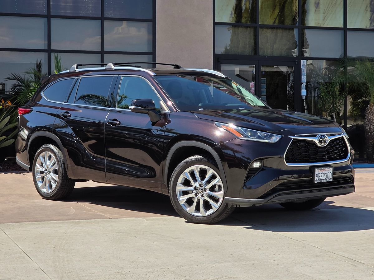 2022 Toyota Highlander Limited photo 2