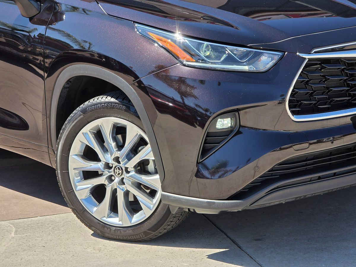 2022 Toyota Highlander Limited photo 4