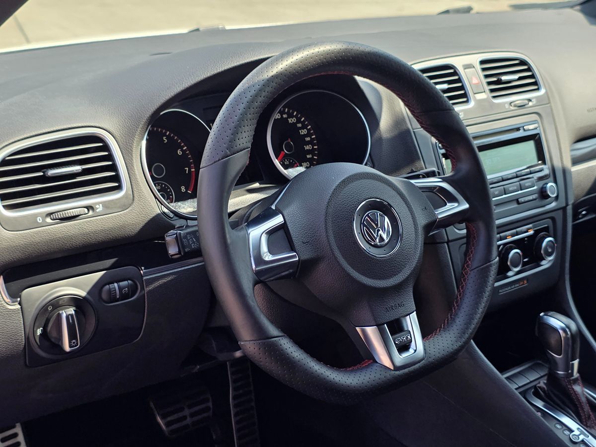 2013 Volkswagen Golf GTI Wolfsburg Edition photo 19