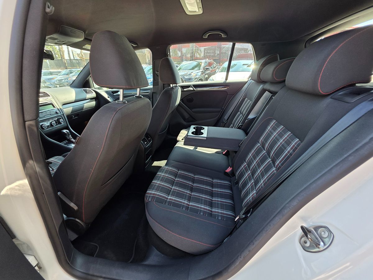 2013 Volkswagen Golf GTI Wolfsburg Edition photo 22