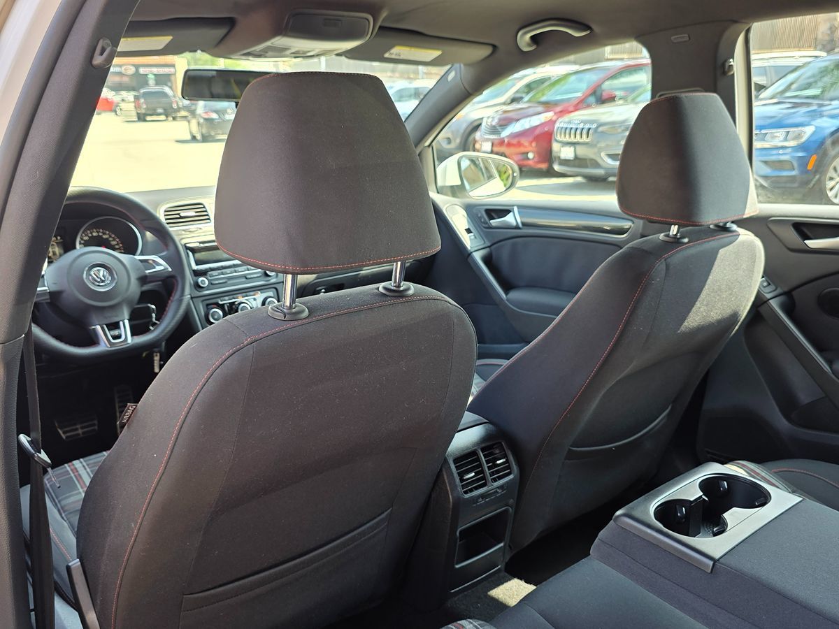 2013 Volkswagen Golf GTI Wolfsburg Edition photo 24