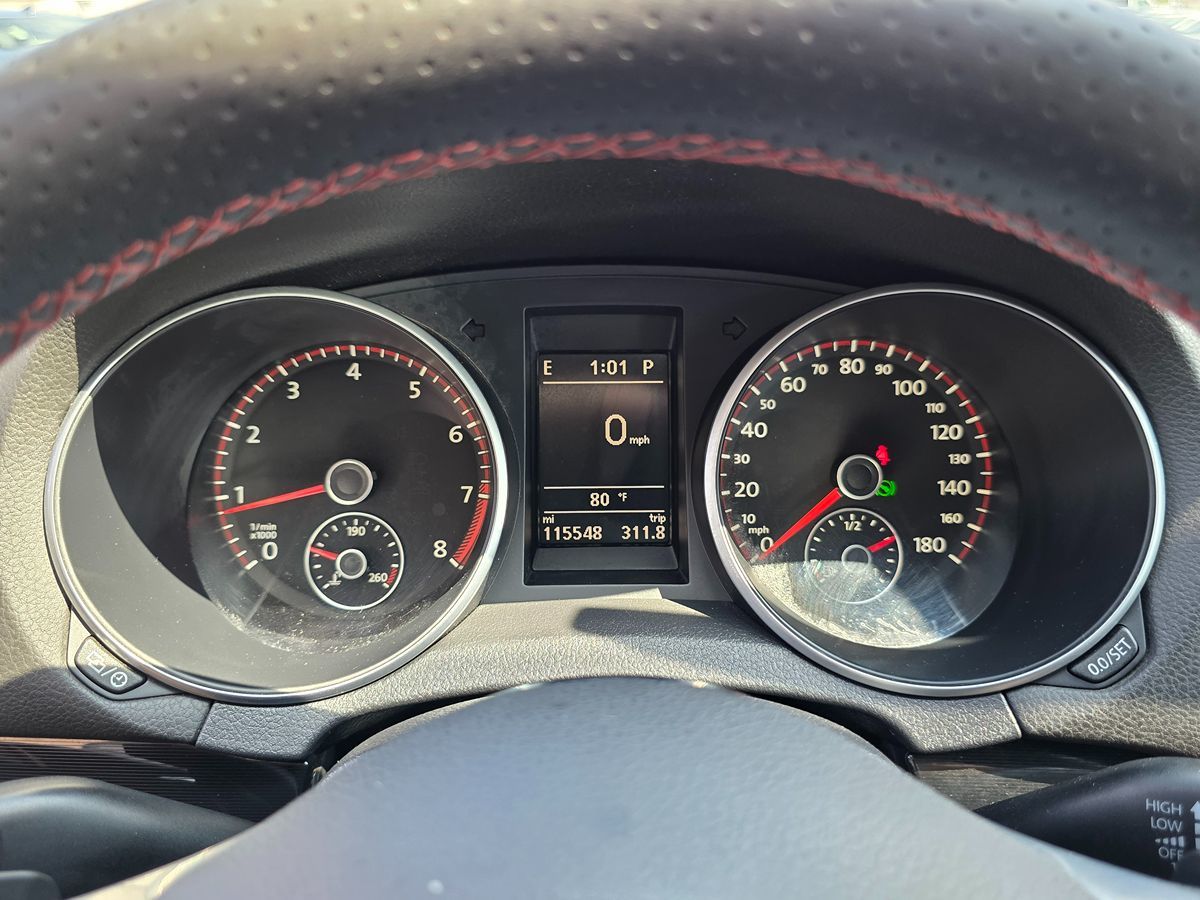 2013 Volkswagen Golf GTI Wolfsburg Edition photo 28