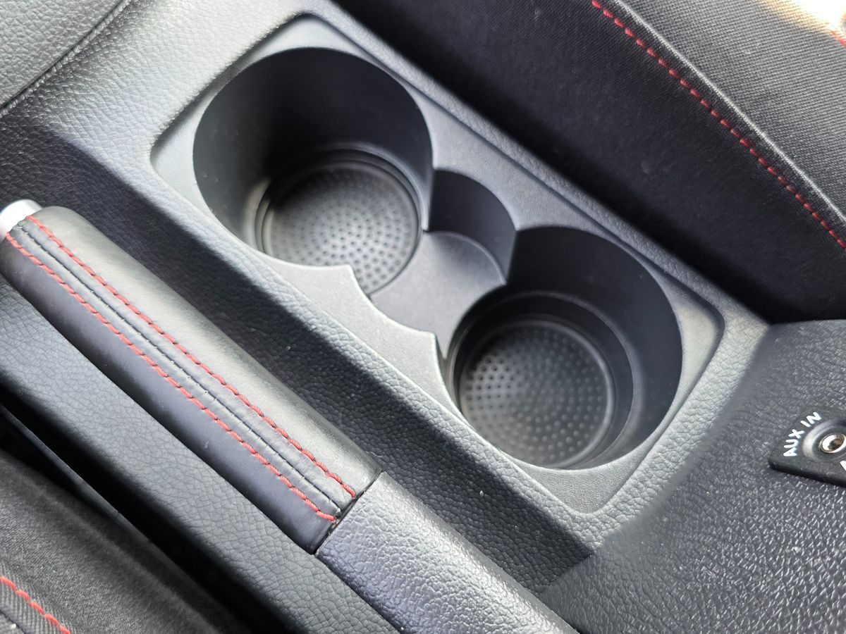 2013 Volkswagen Golf GTI Wolfsburg Edition photo 36