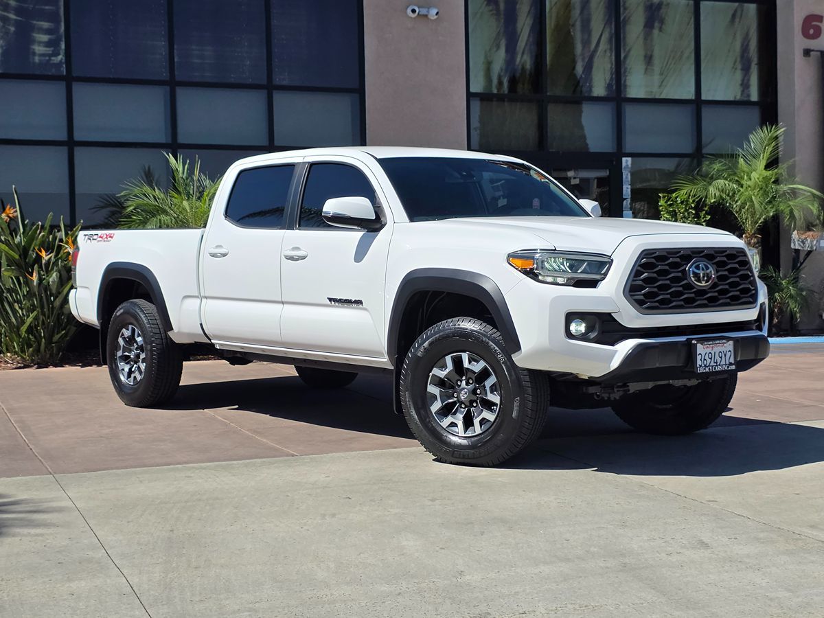 2020 Toyota Tacoma TRD photo 2