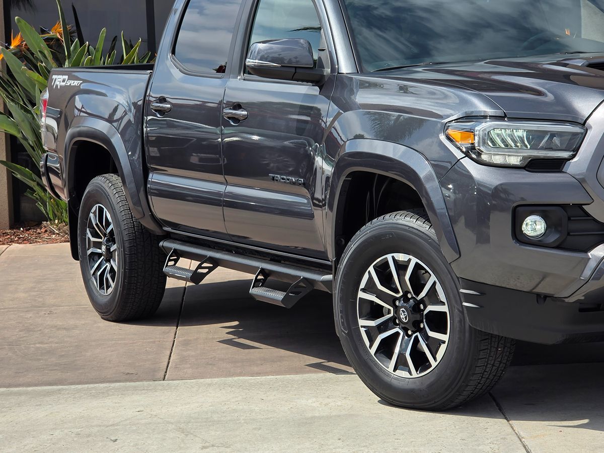 2023 Toyota Tacoma TRD Sport photo 3