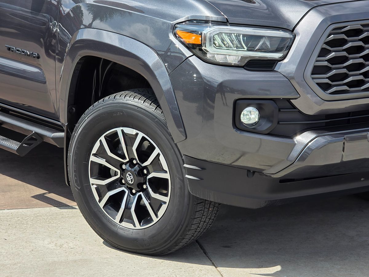 2023 Toyota Tacoma TRD Sport photo 4