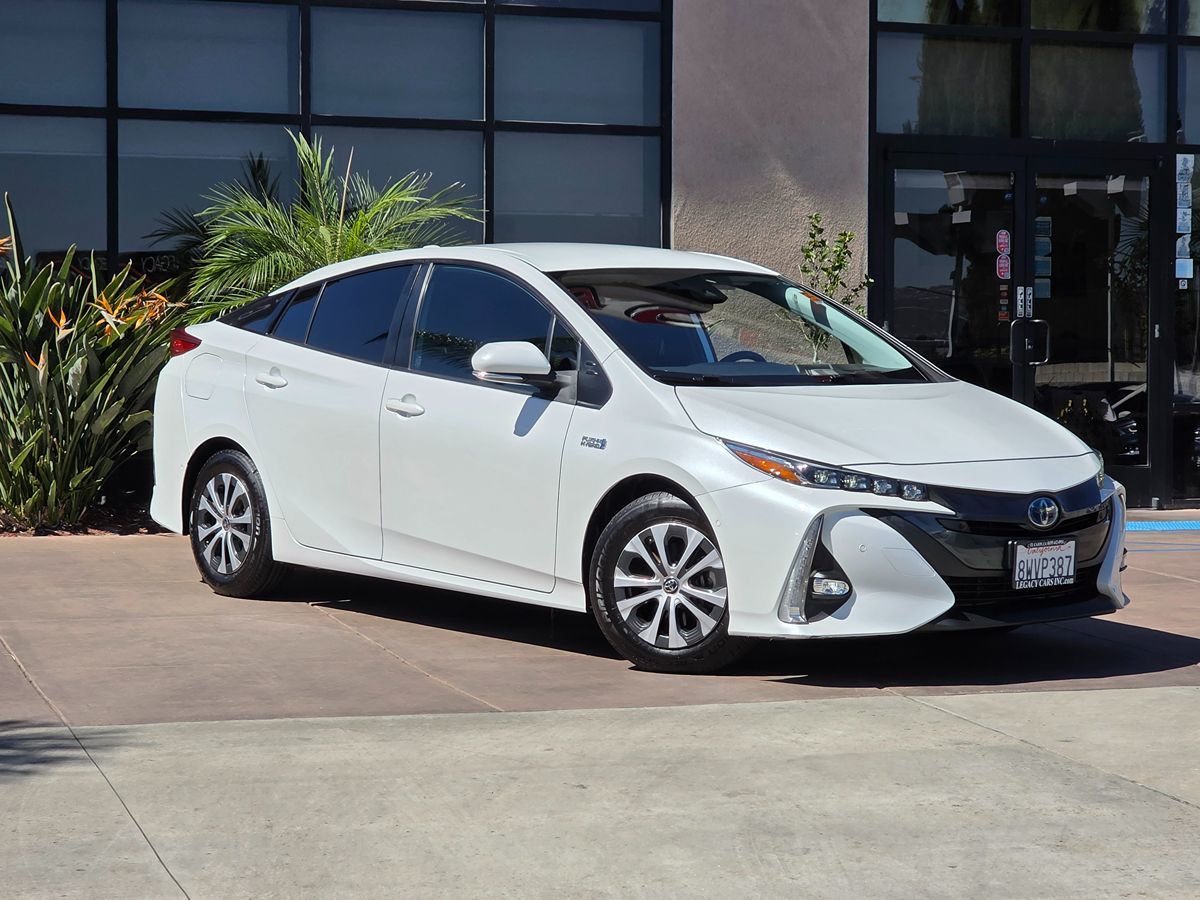2021 Toyota Prius Prime Limited photo 3