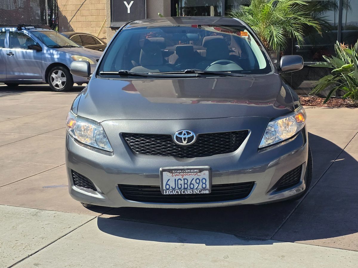 2010 Toyota Corolla LE photo 4