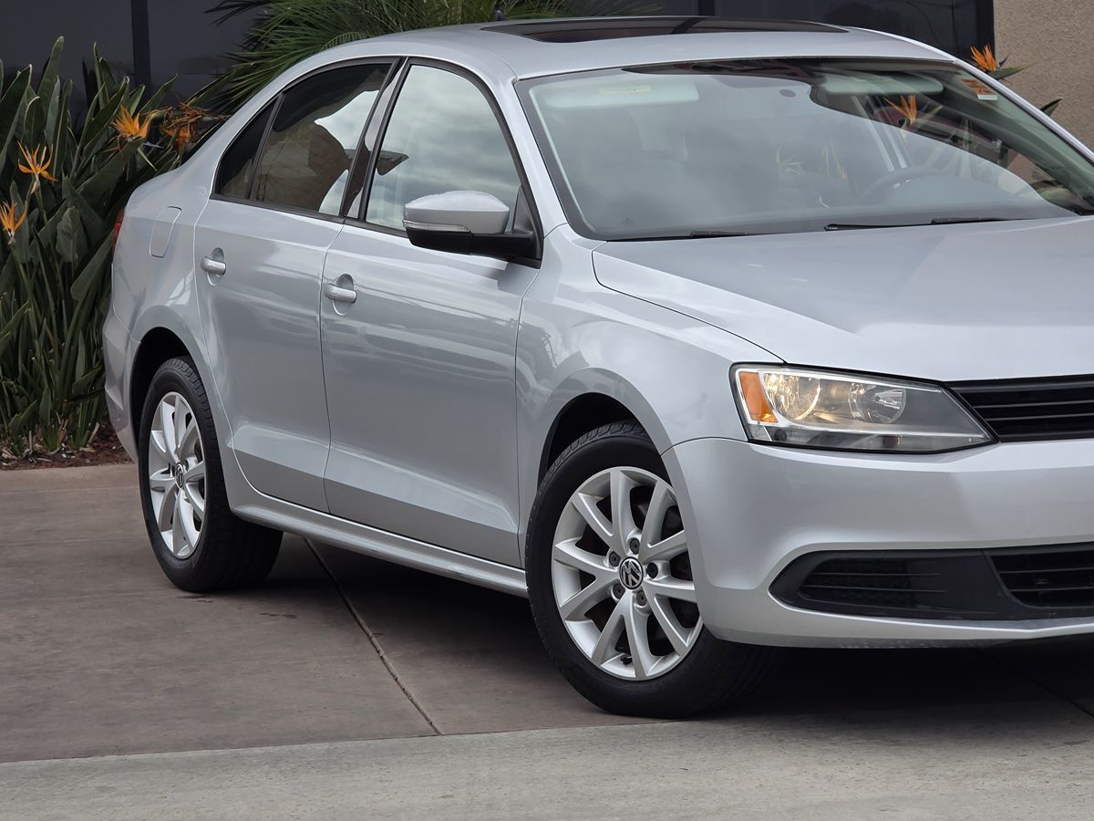 2011 Volkswagen Jetta SE photo 4