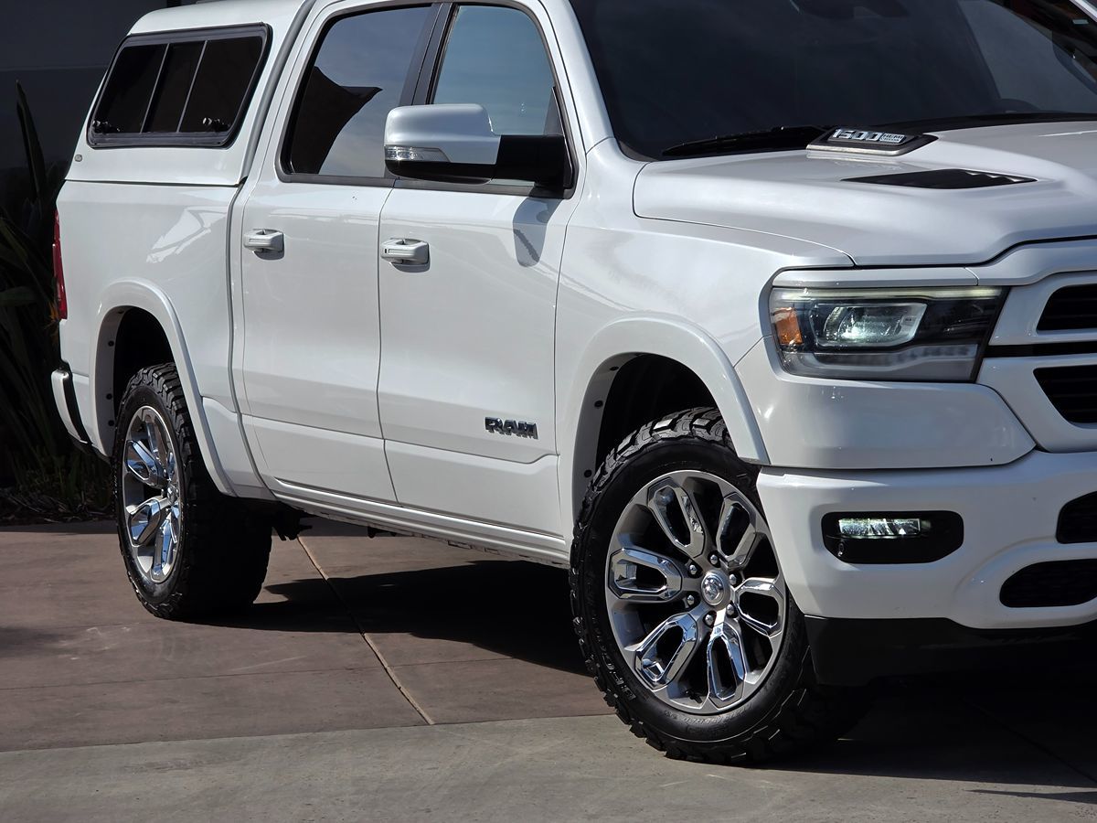 2021 Ram 1500 Laramie photo 3