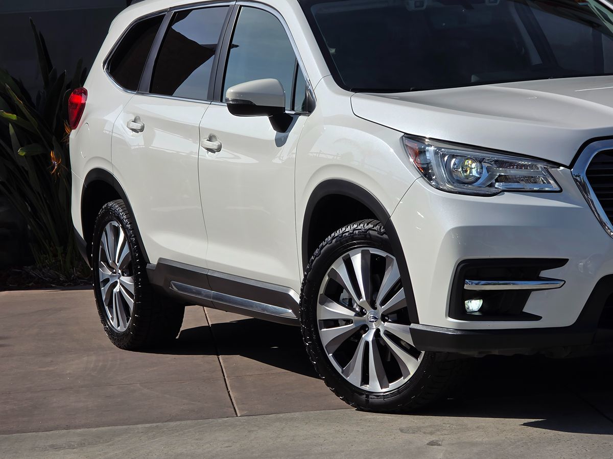 2022 Subaru Ascent Limited photo 3