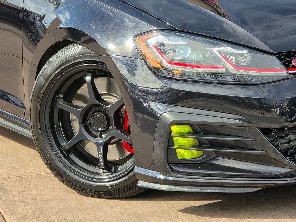 2021 Volkswagen Golf GTI SE photo 4