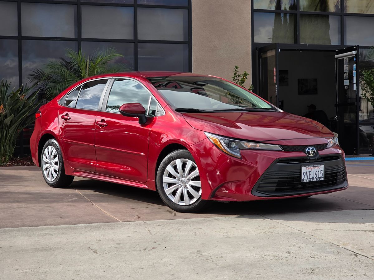 2024 Toyota Corolla LE photo 3