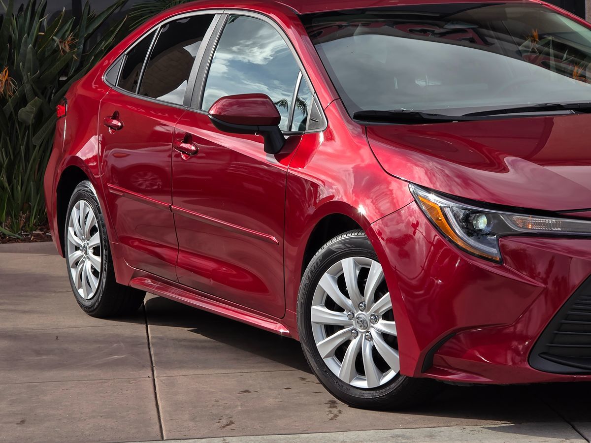 2024 Toyota Corolla LE photo 4