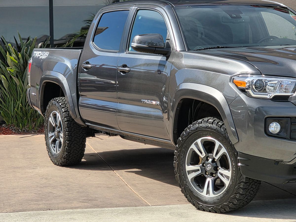 2023 Toyota Tacoma TRD Sport - Photo 4