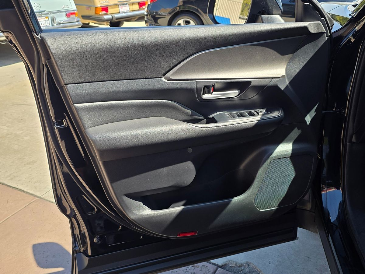 2024 Toyota Grand Highlander XLE - Photo 31