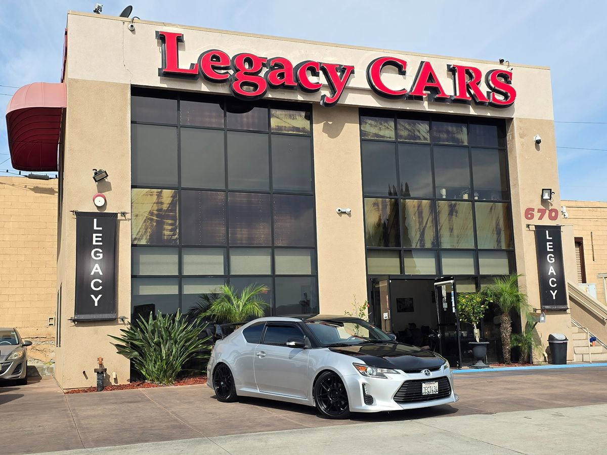 View vehicle photo 2