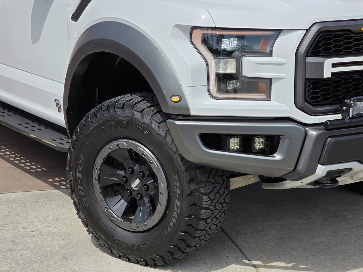 Ford F-150 photo 4