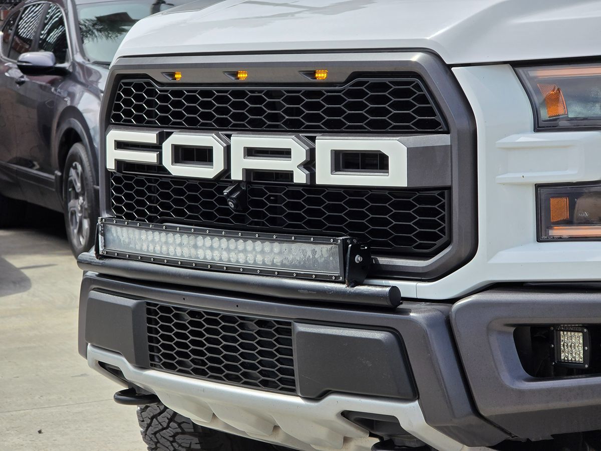 Ford F-150 photo 8