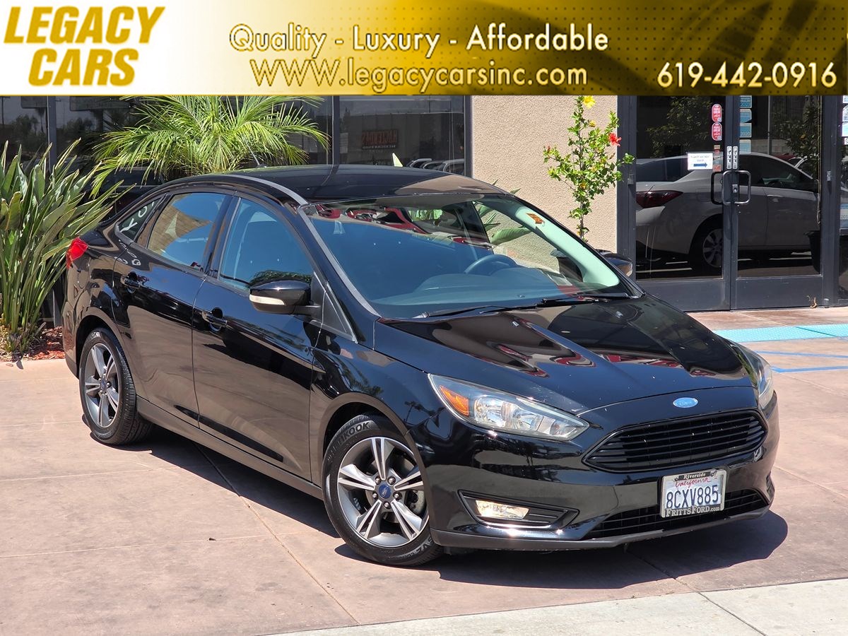 2016 Ford Focus Sedan SE's photo