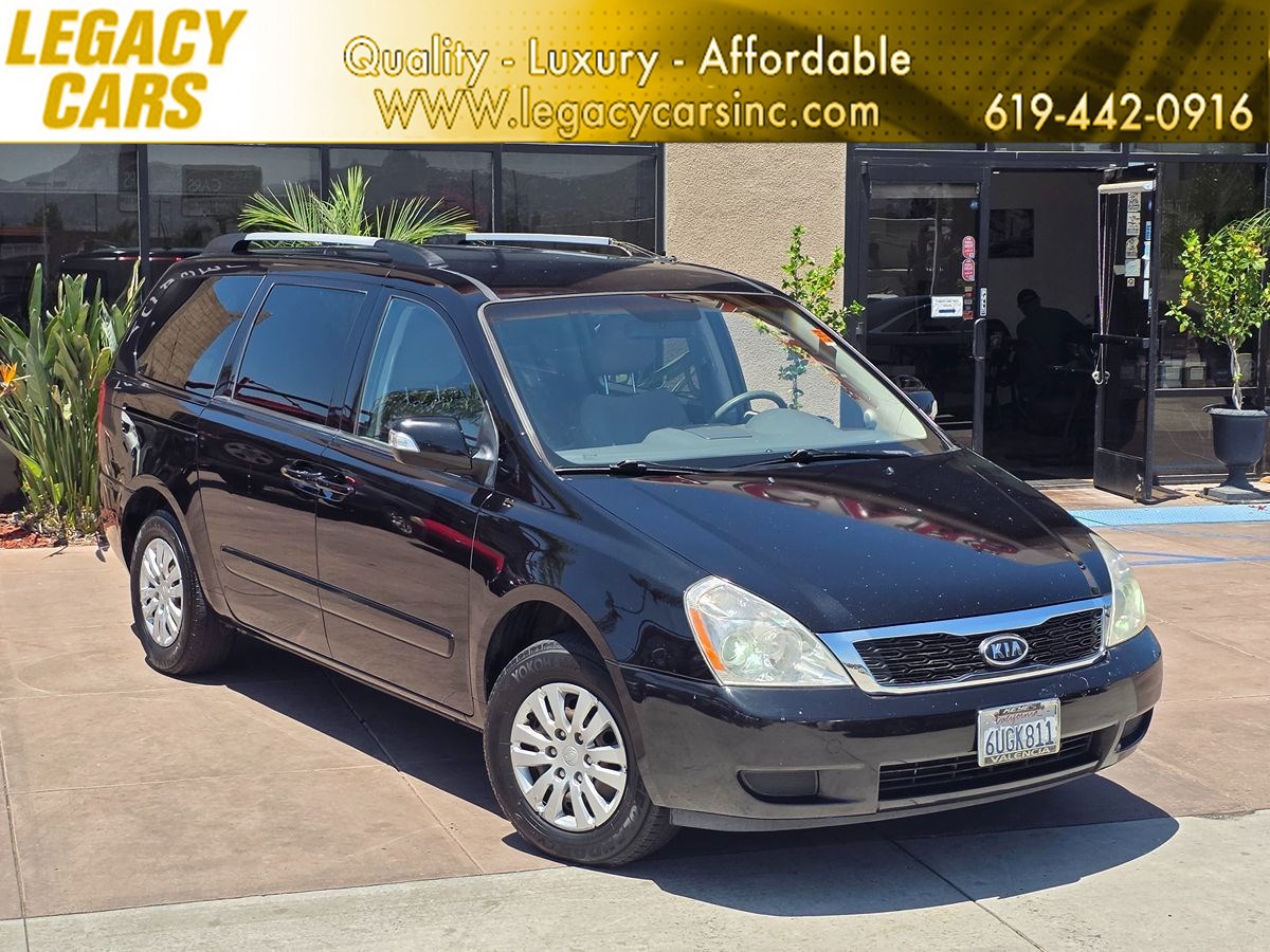 2012 Kia Sedona LX's photo