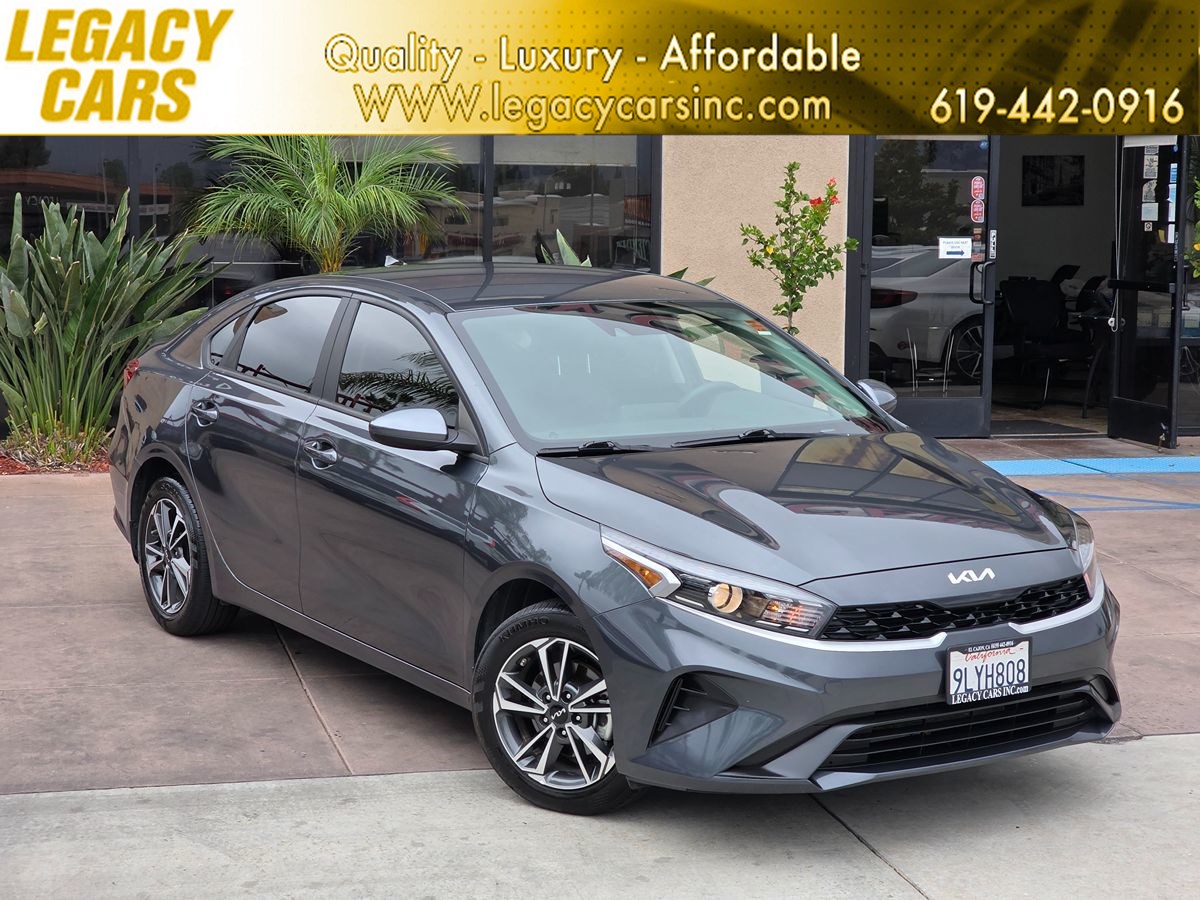2024 Kia Forte LXS AT's photo