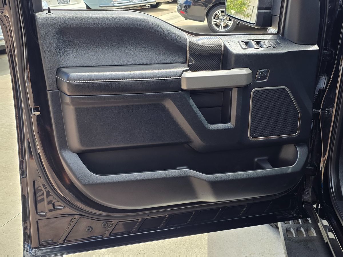2017 Ford F-150 Raptor - Photo 27