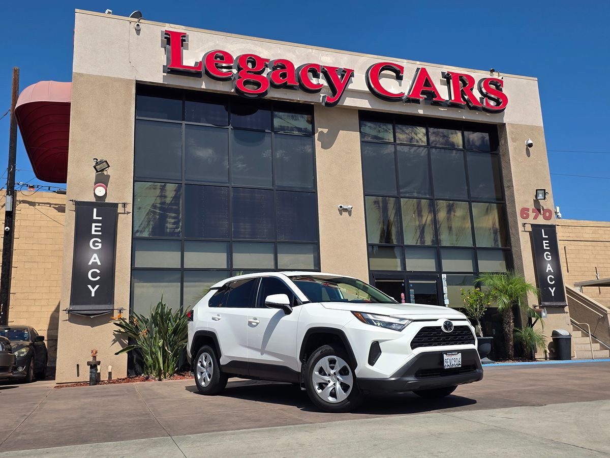 Toyota RAV4 photo 2