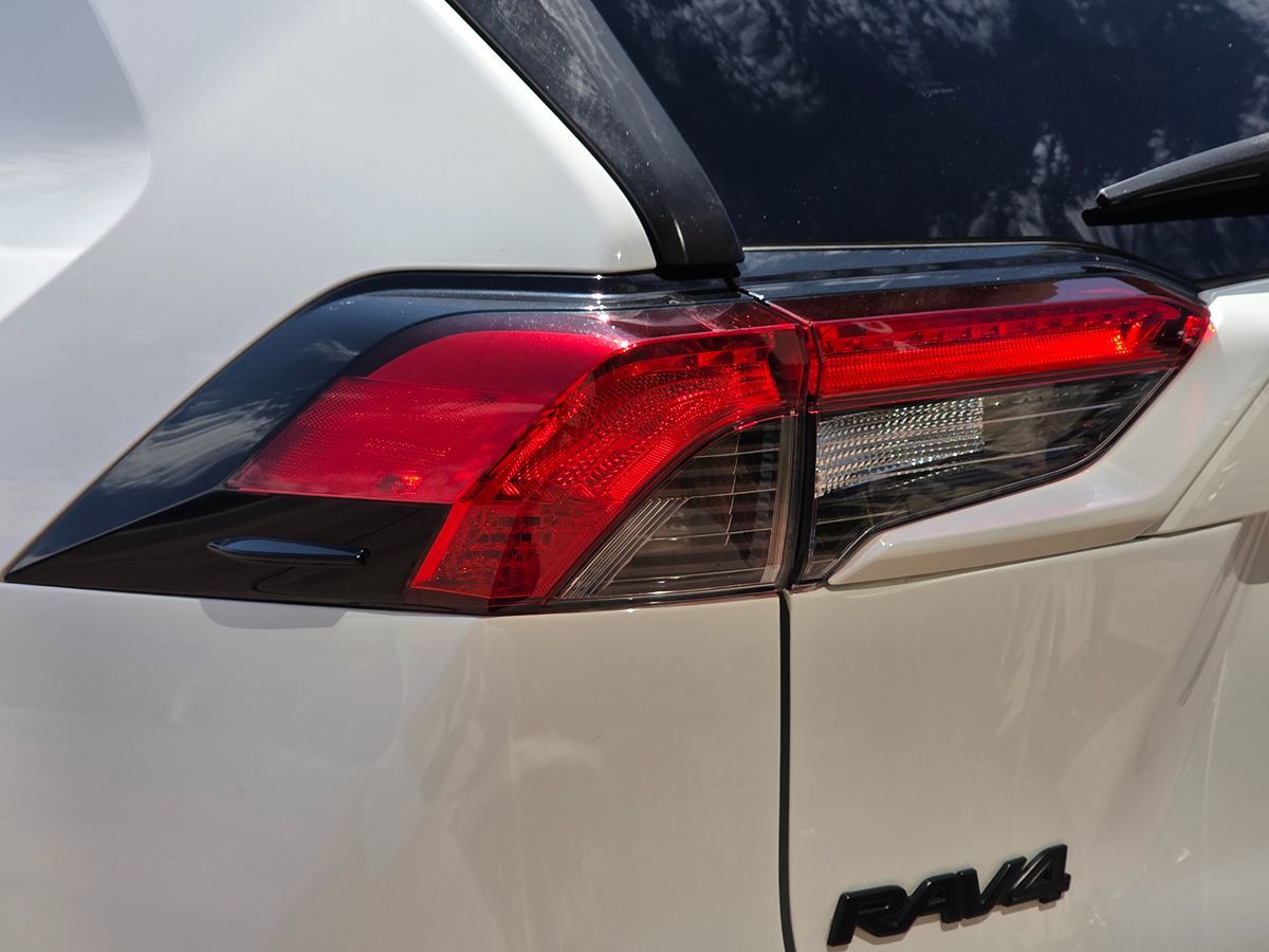 Toyota RAV4 photo 10