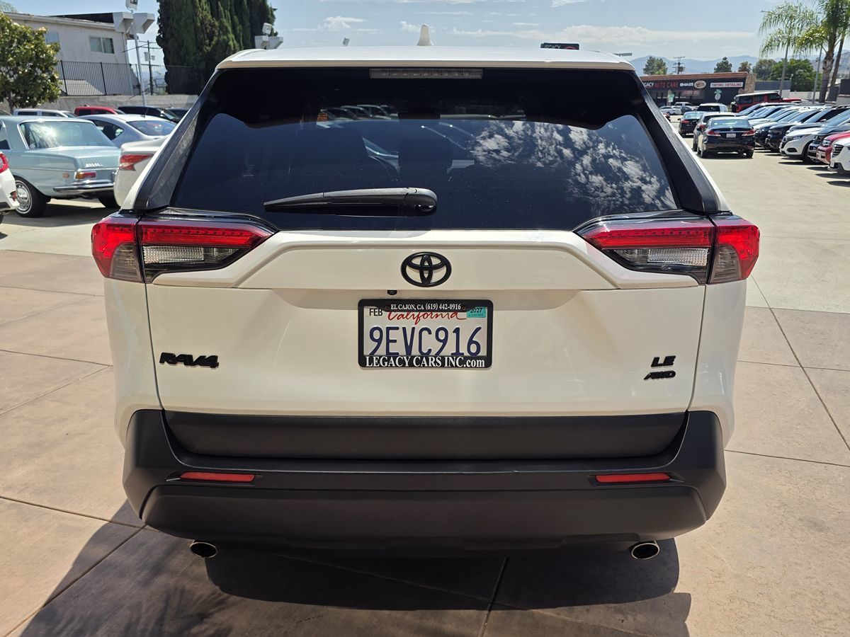 Toyota RAV4 photo 11