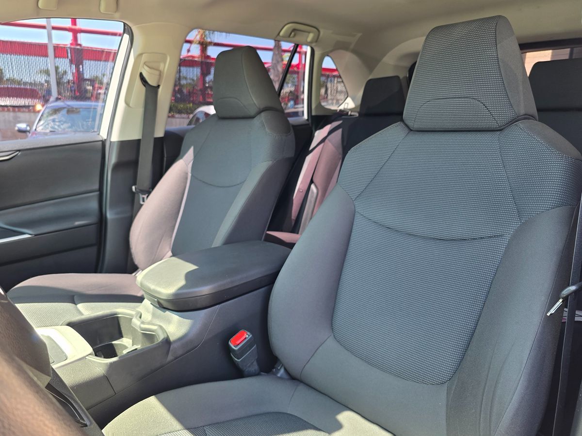 Toyota RAV4 photo 21