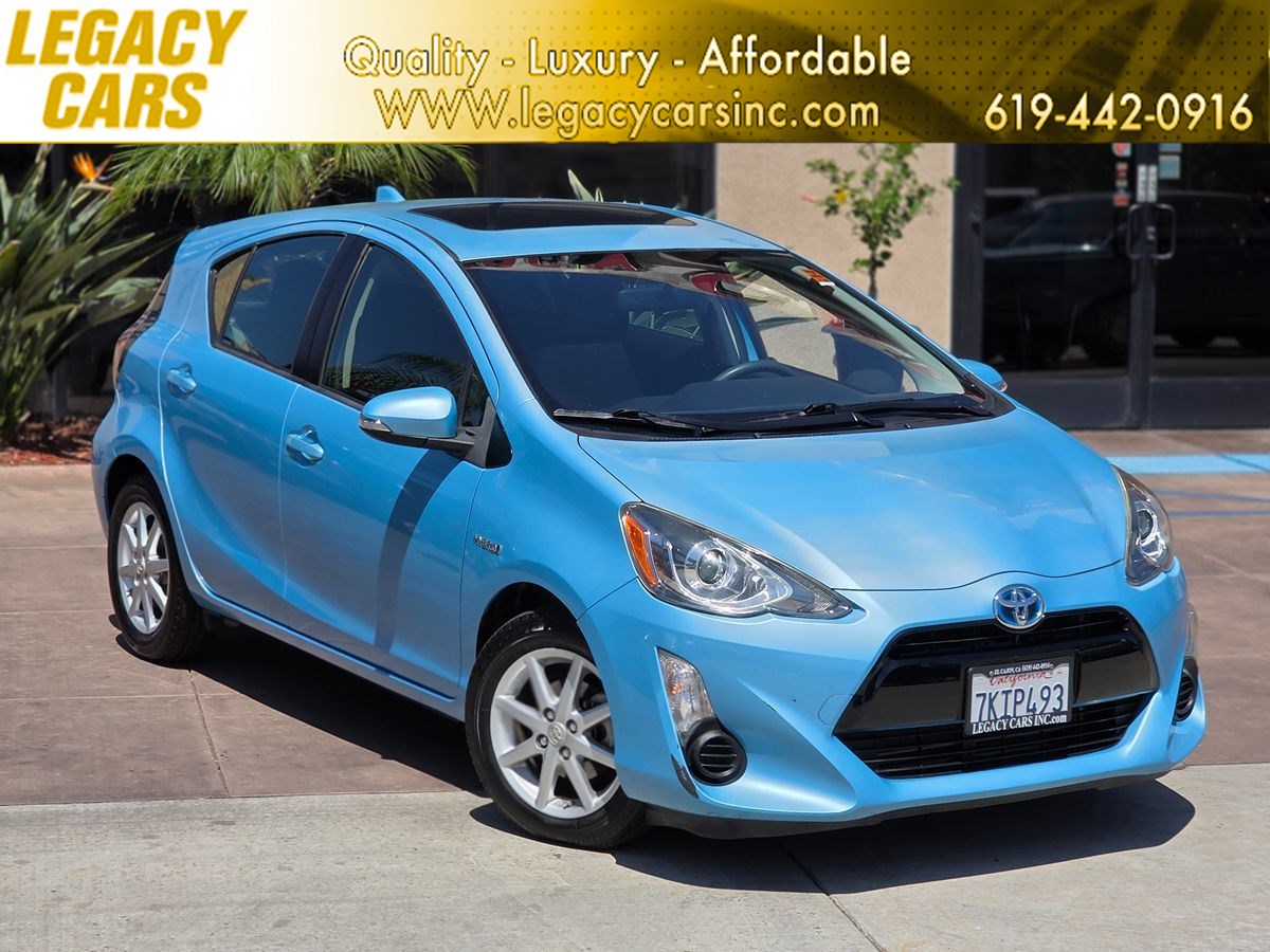 2015 Toyota Prius c Three's photo
